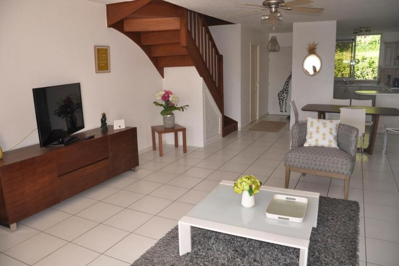 Appartement standing 2 chambres vue mer RES TAHIRI 3 Punaauia  Extérieur photo